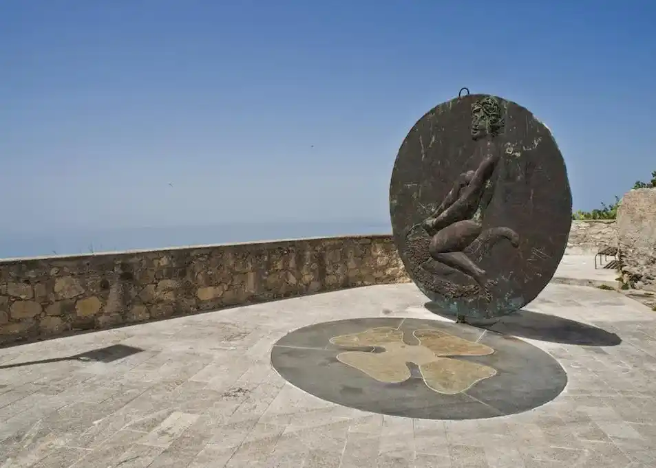 Largo Rupe e La Fortuna