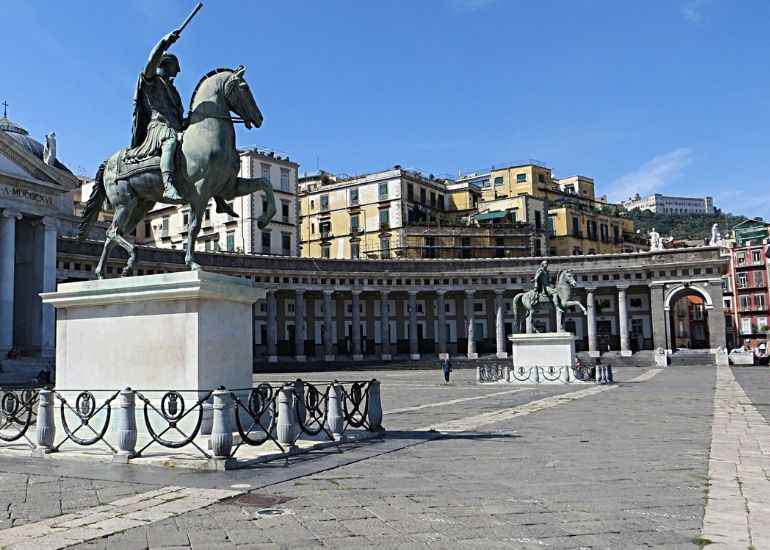 Leggenda di Piazza del Plebiscito